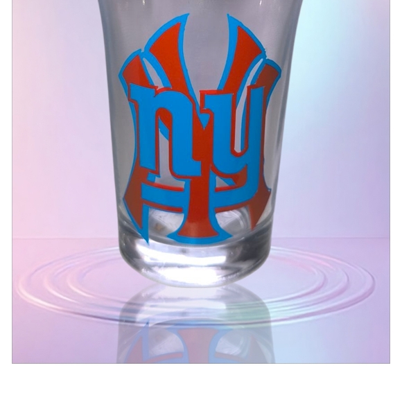New York Themed Shot Glass Set - Picture 2 of 4